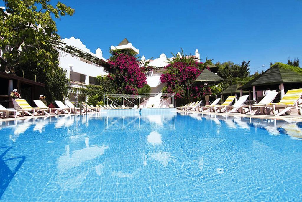 Hotel Golden Gate Kusadası Exteriör bild